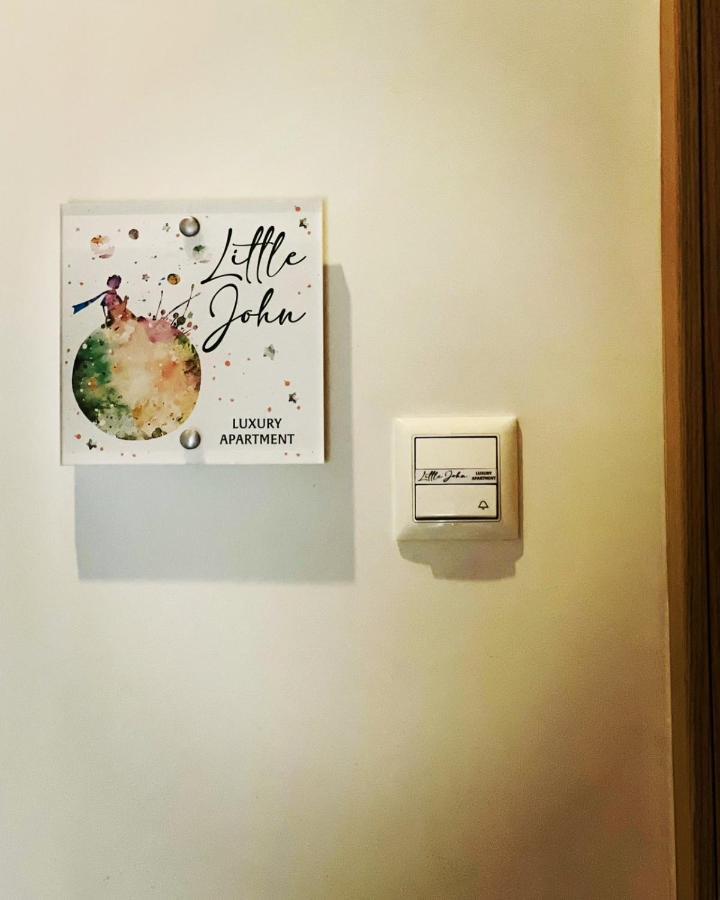 פיראוס Little John Luxury Apartment מראה חיצוני תמונה