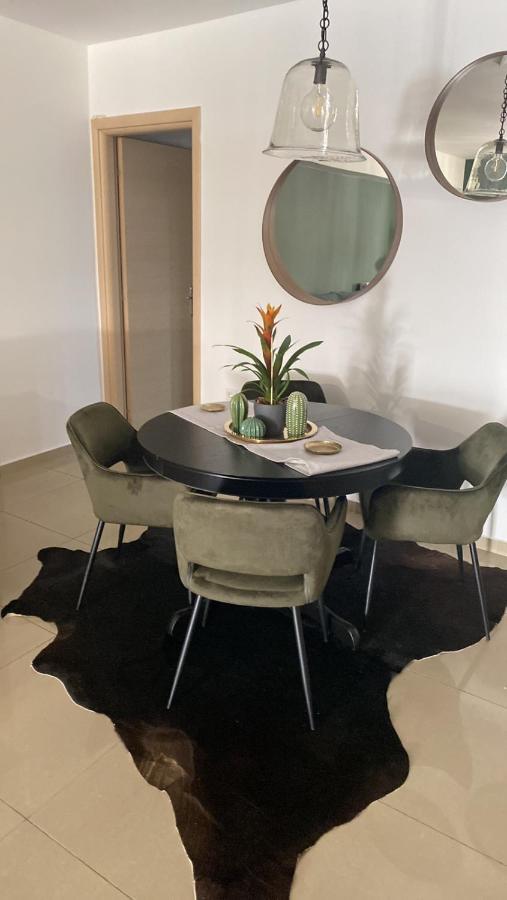 פיראוס Little John Luxury Apartment מראה חיצוני תמונה