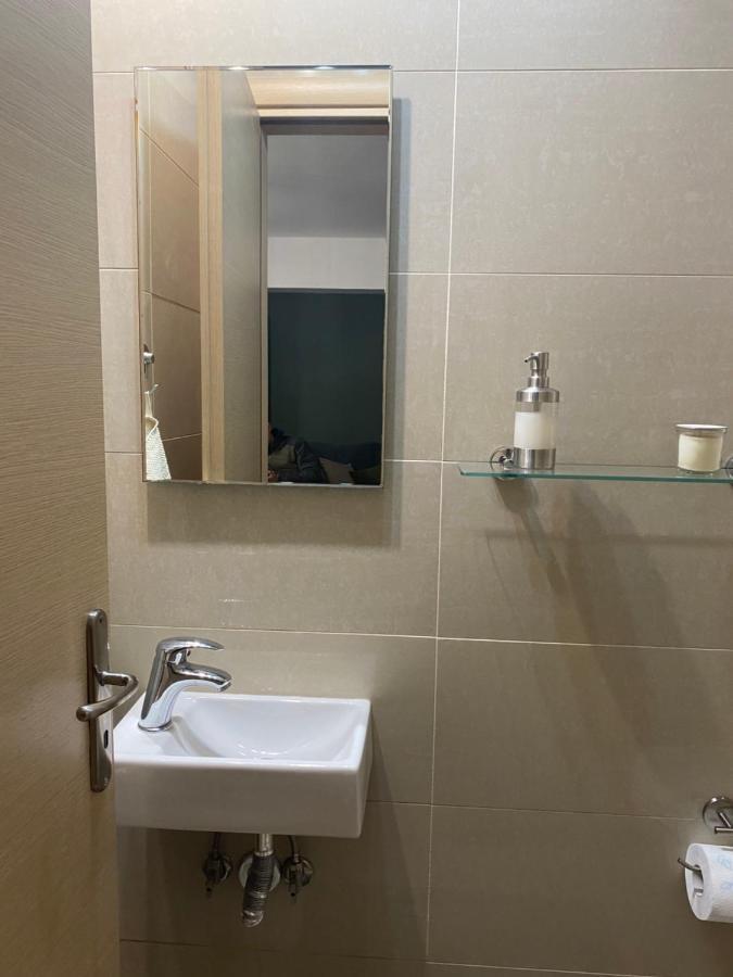 פיראוס Little John Luxury Apartment מראה חיצוני תמונה