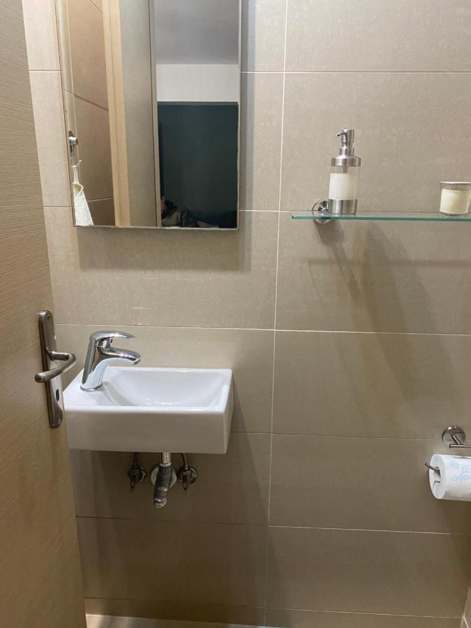 פיראוס Little John Luxury Apartment מראה חיצוני תמונה
